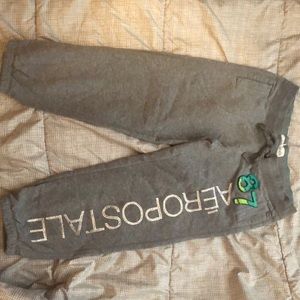 Aeropostale Grey Knit Capris Size Medium